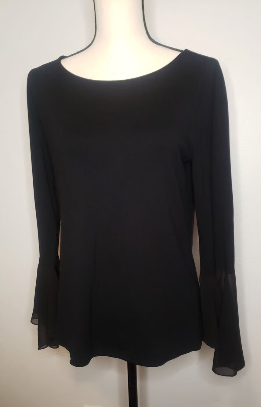 ZOZO sz M black knit top with bell sleev